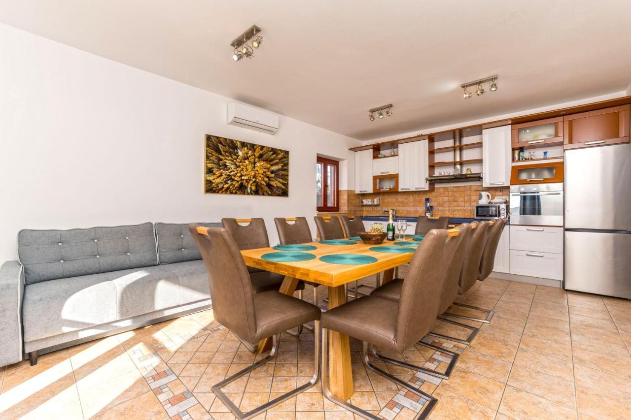 Villa Slavica Sveti Filip i Jakov Luaran gambar