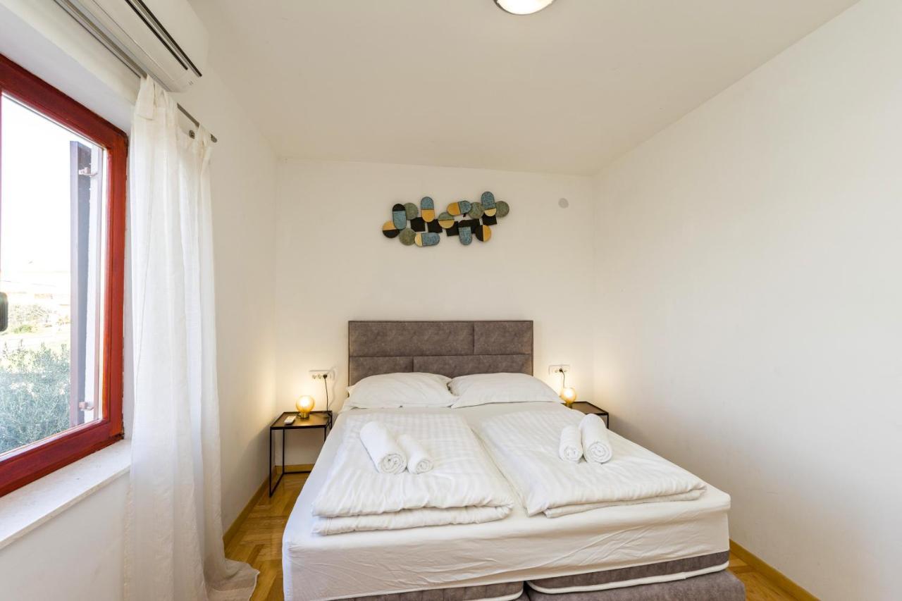 Villa Slavica Sveti Filip i Jakov Luaran gambar